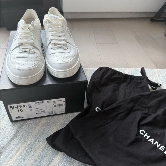 CHANEL REV White Sneakers Size 40 - Picture 8 of 15